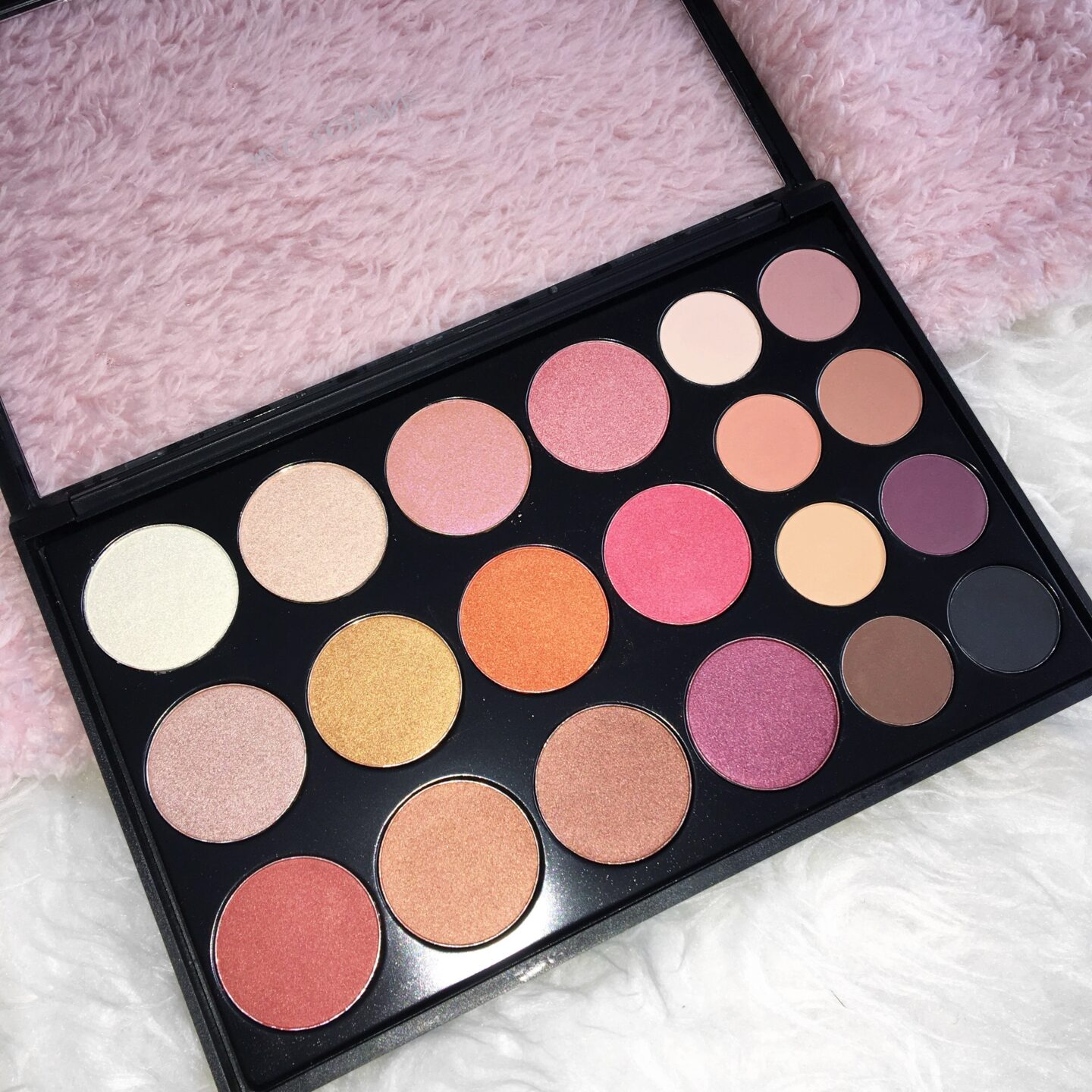 Crown Brush Pro Golden Peach Palette Review | Flash