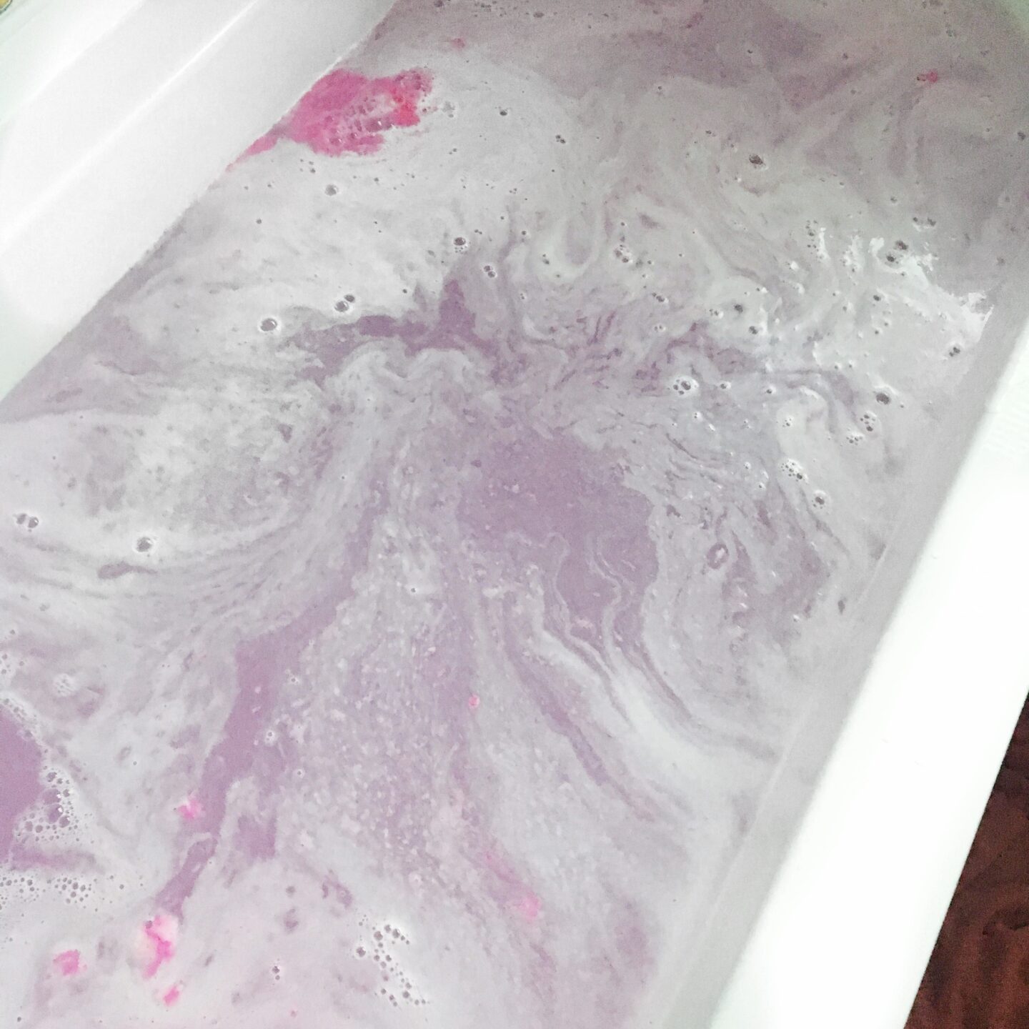 Blogmas Day 17: Lush Snow Fairy Jelly Bomb in water