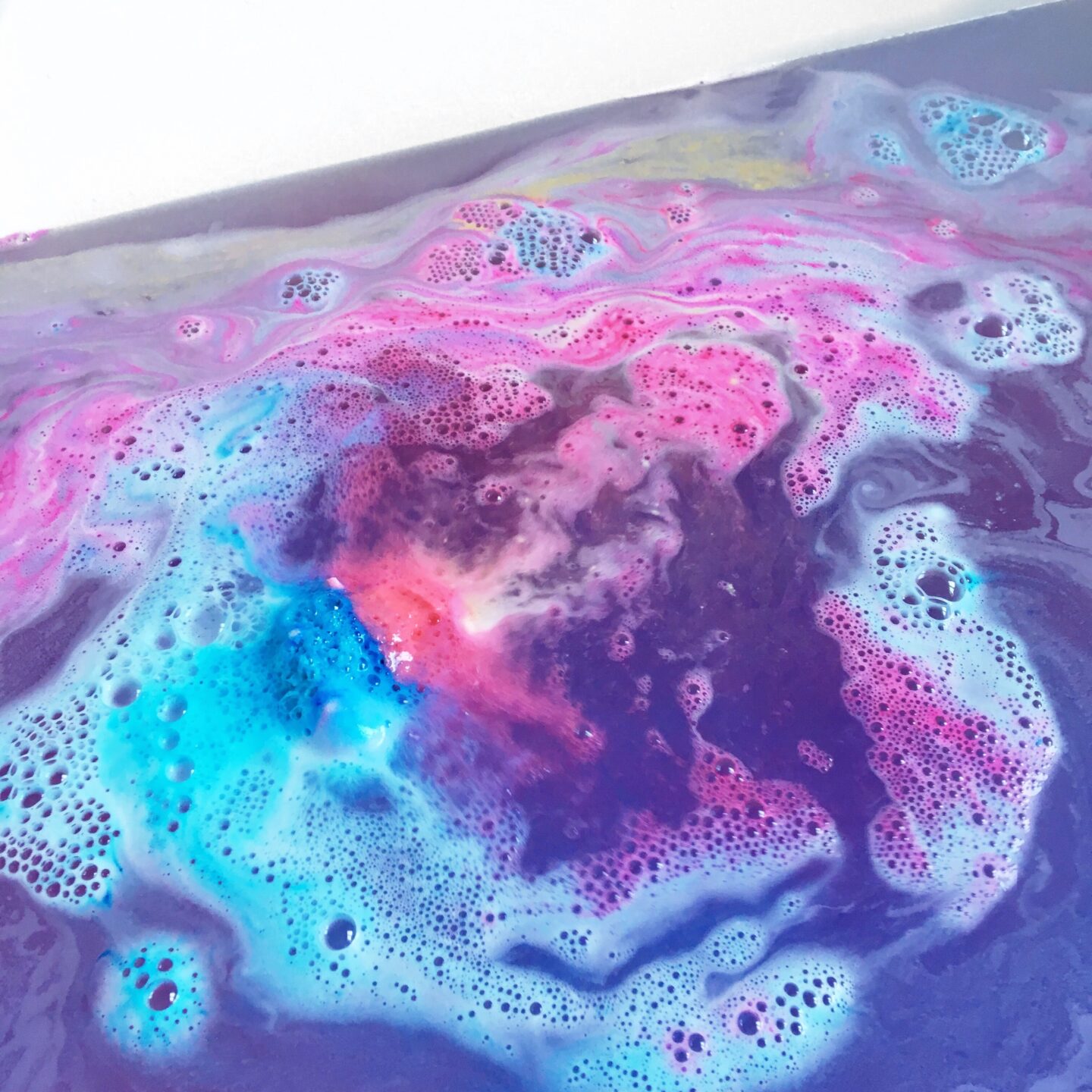 Lush Madame President Bath Bomb in water