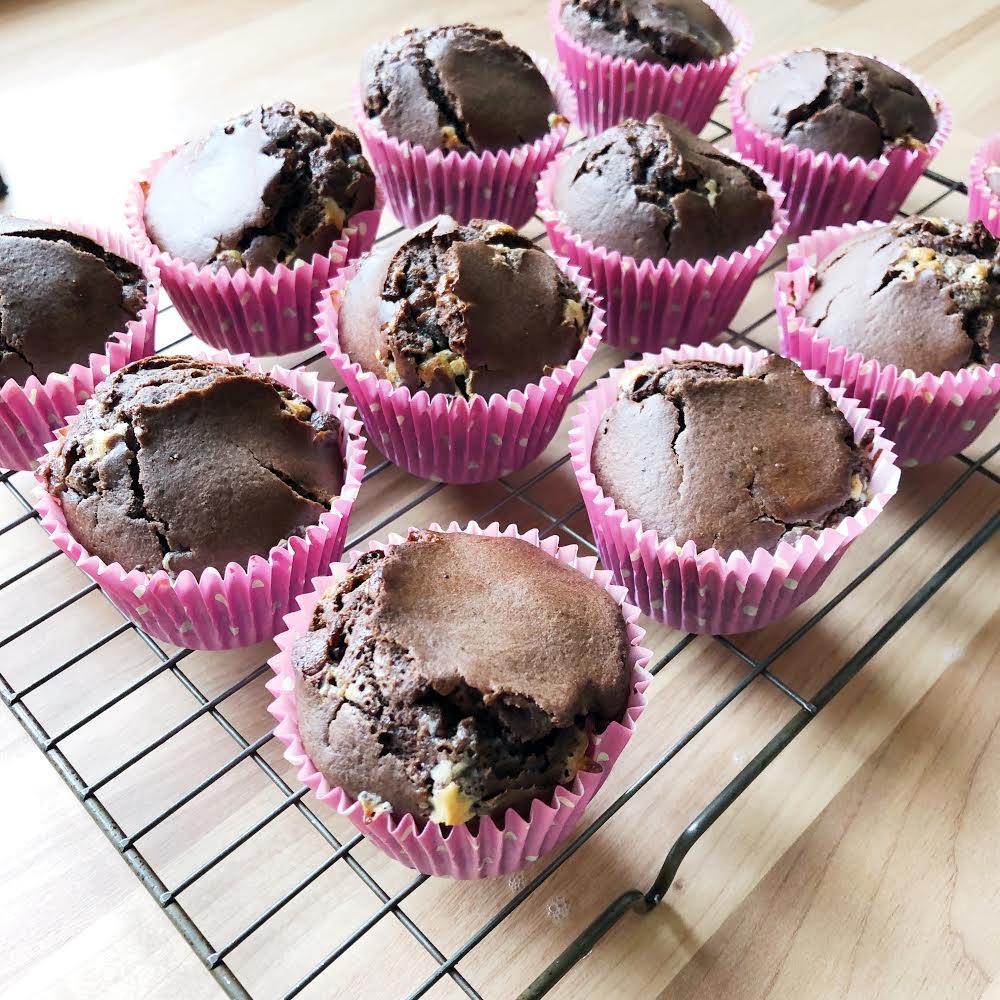 How to Bake Double Chocolate Chip Muffins