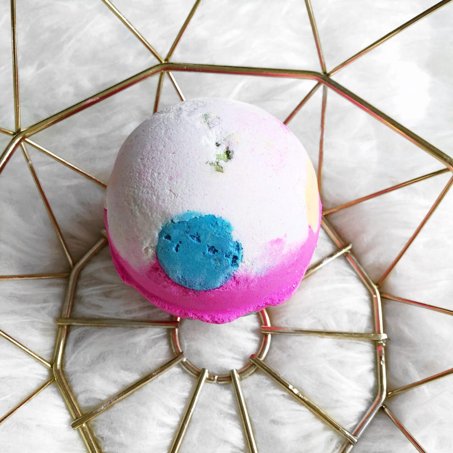 Luxury Lush Pud Bath Bomb
