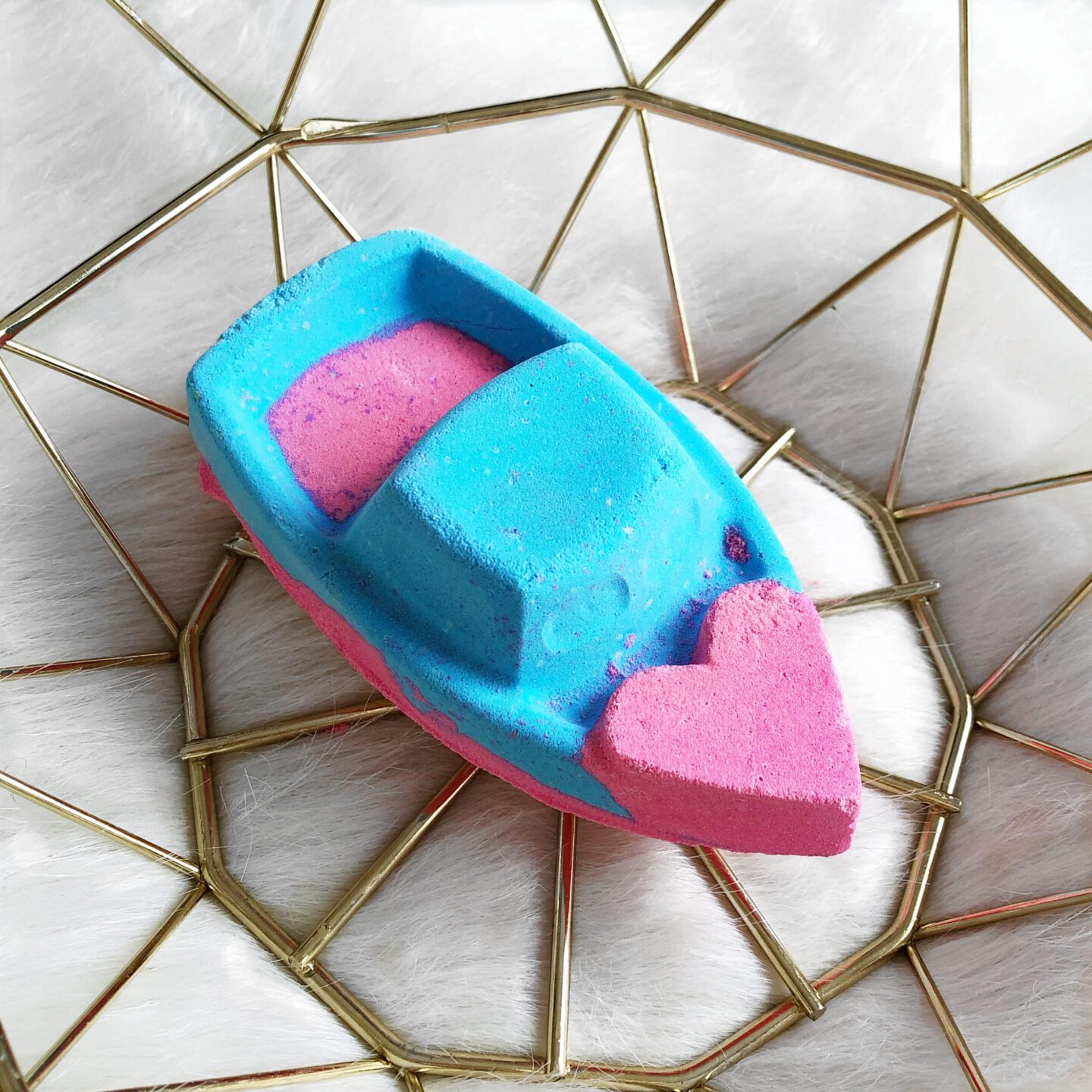 Lush Bath Bomb Love Boat for Lush Valentines Day Collection