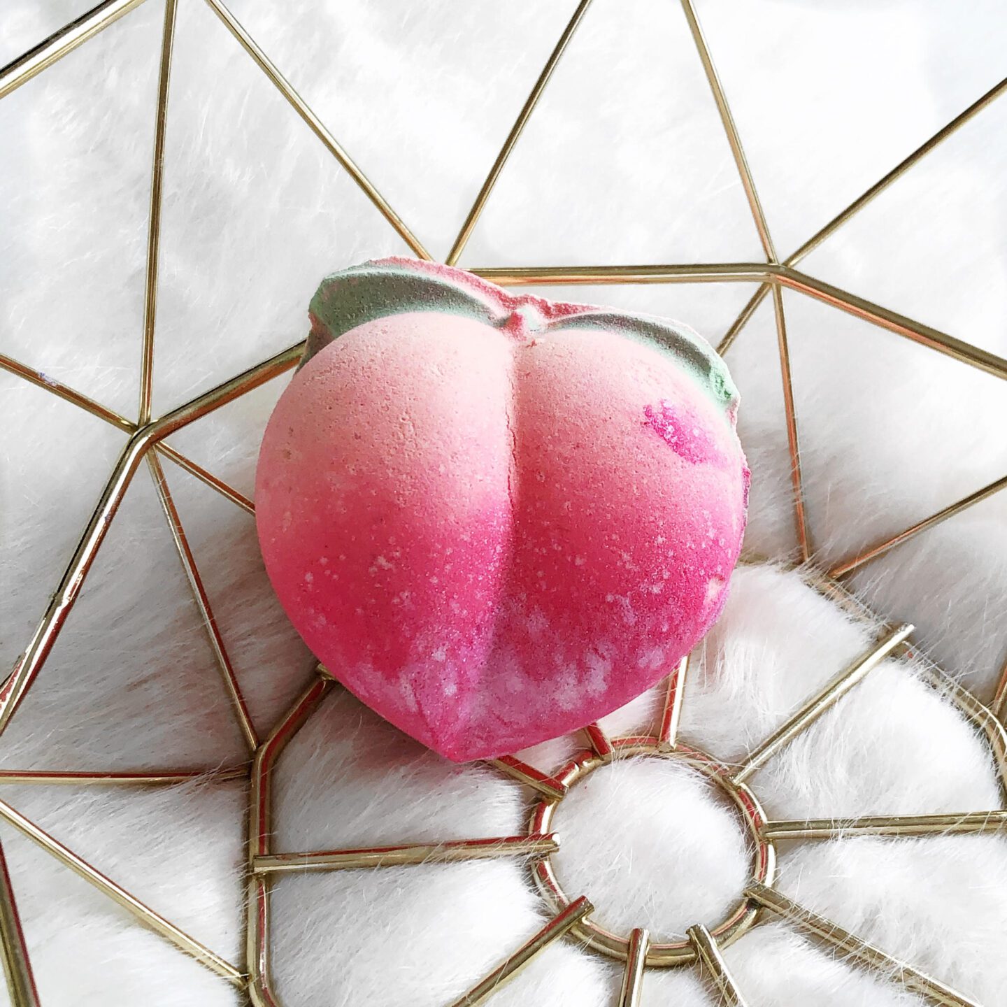 Lush Peachy Bath Bomb