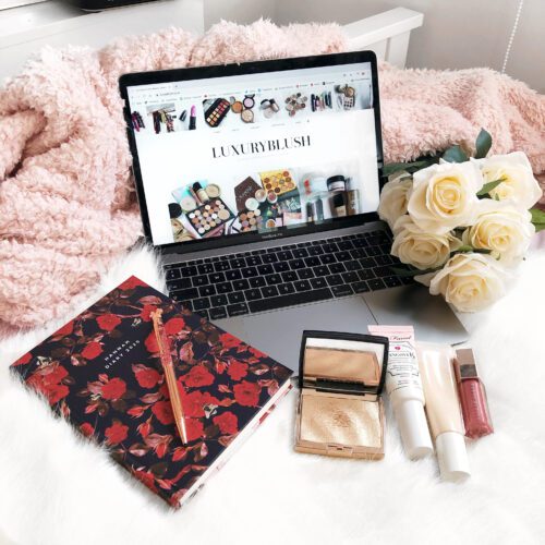 Macbook Flatlay
