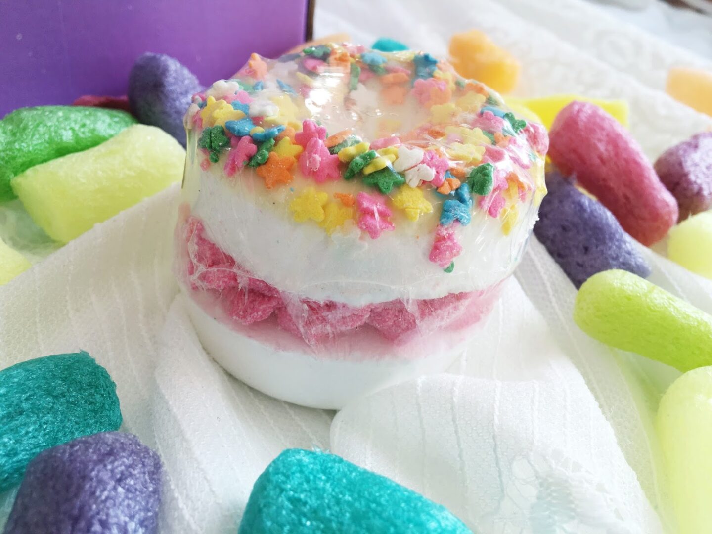 bomb cosmetics raspberry pav-lover